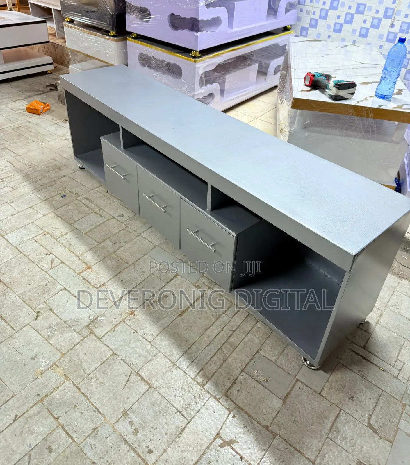 Executive 5.5fts Modern Tv Stand