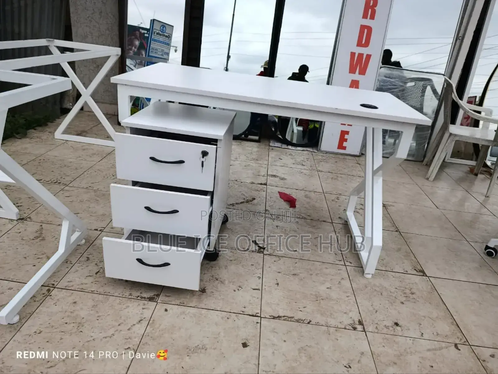 Office Table and Storing Drawers