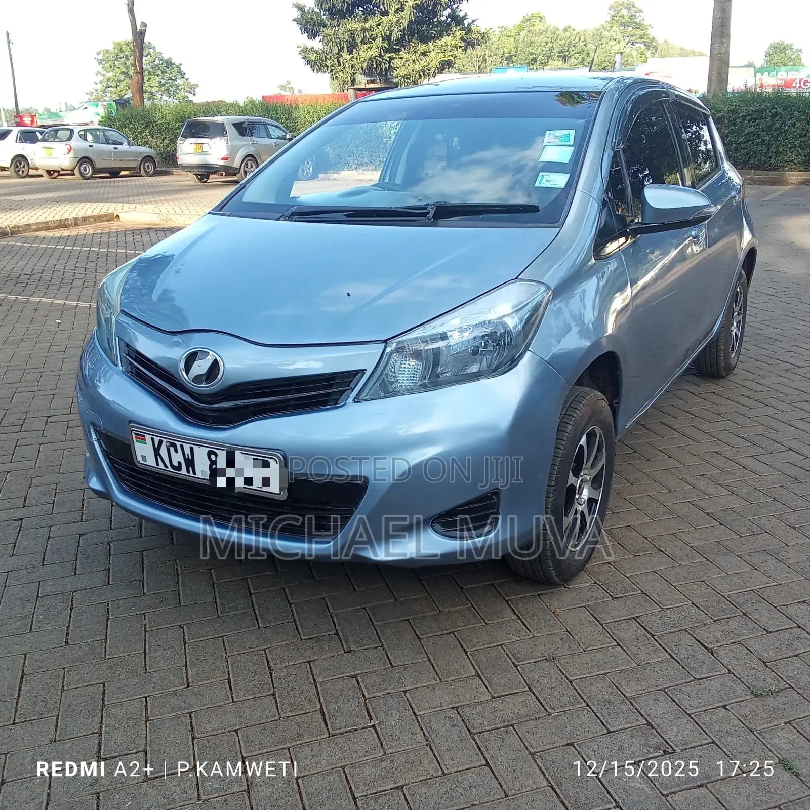 Toyota Vitz 1.0 FWD 5dr 2012 Blue