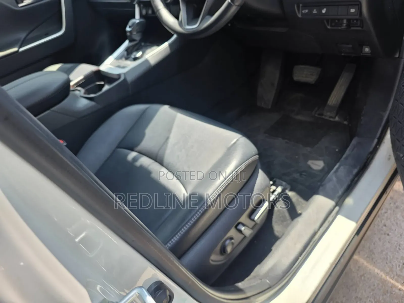 Toyota RAV4 Limited AWD 2019 White