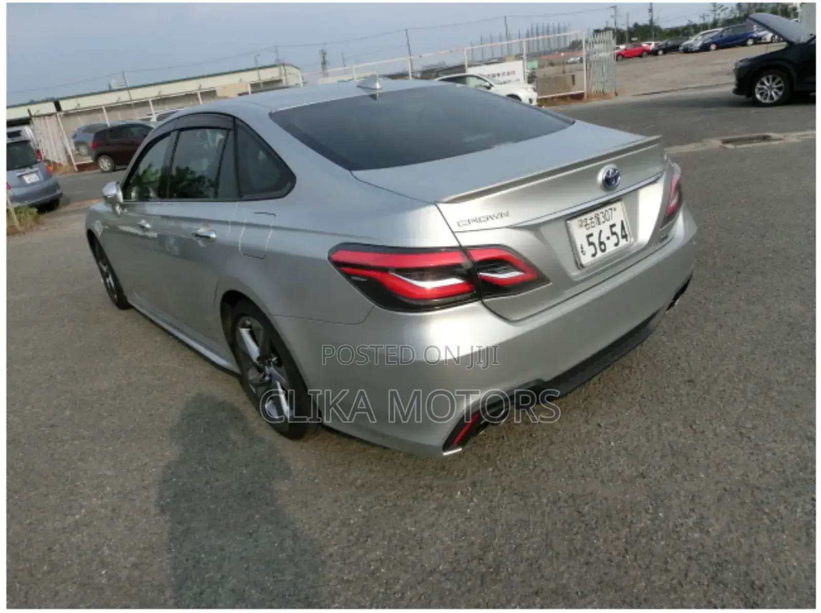 Toyota Crown 2018 Silver