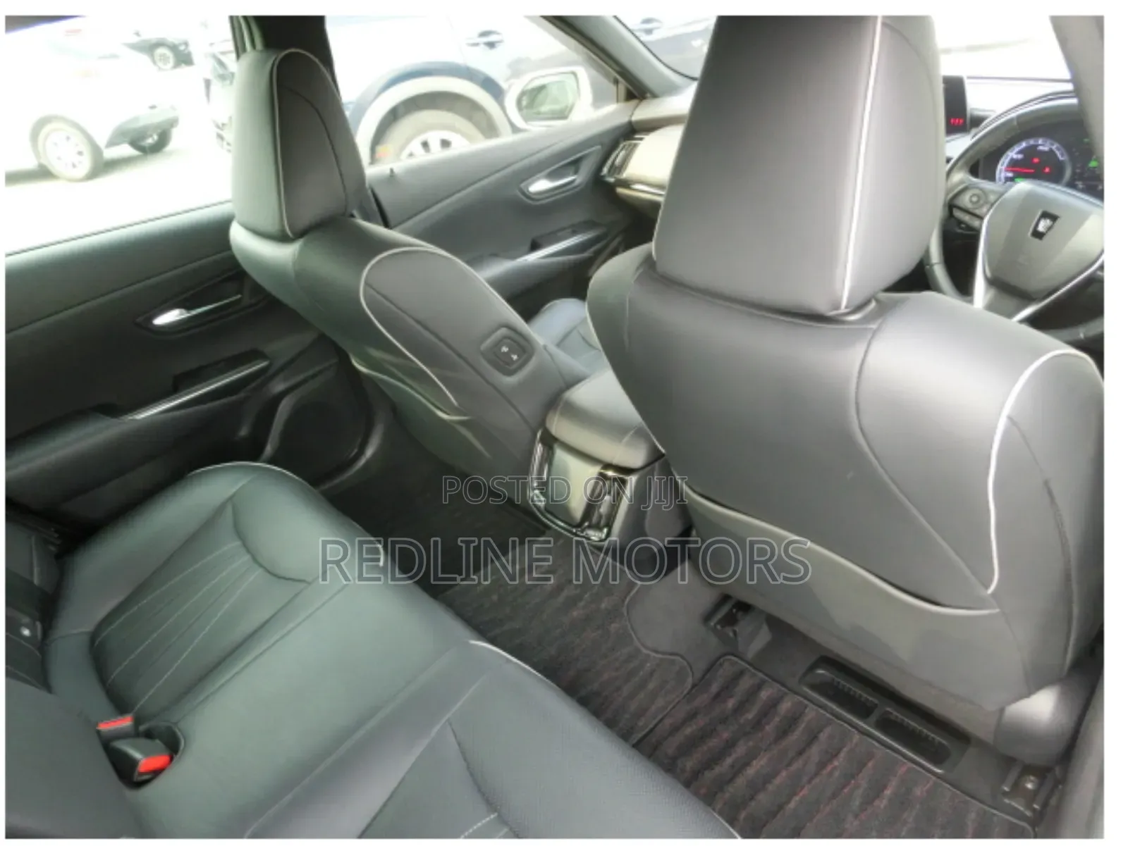 Toyota Crown 2018 Silver