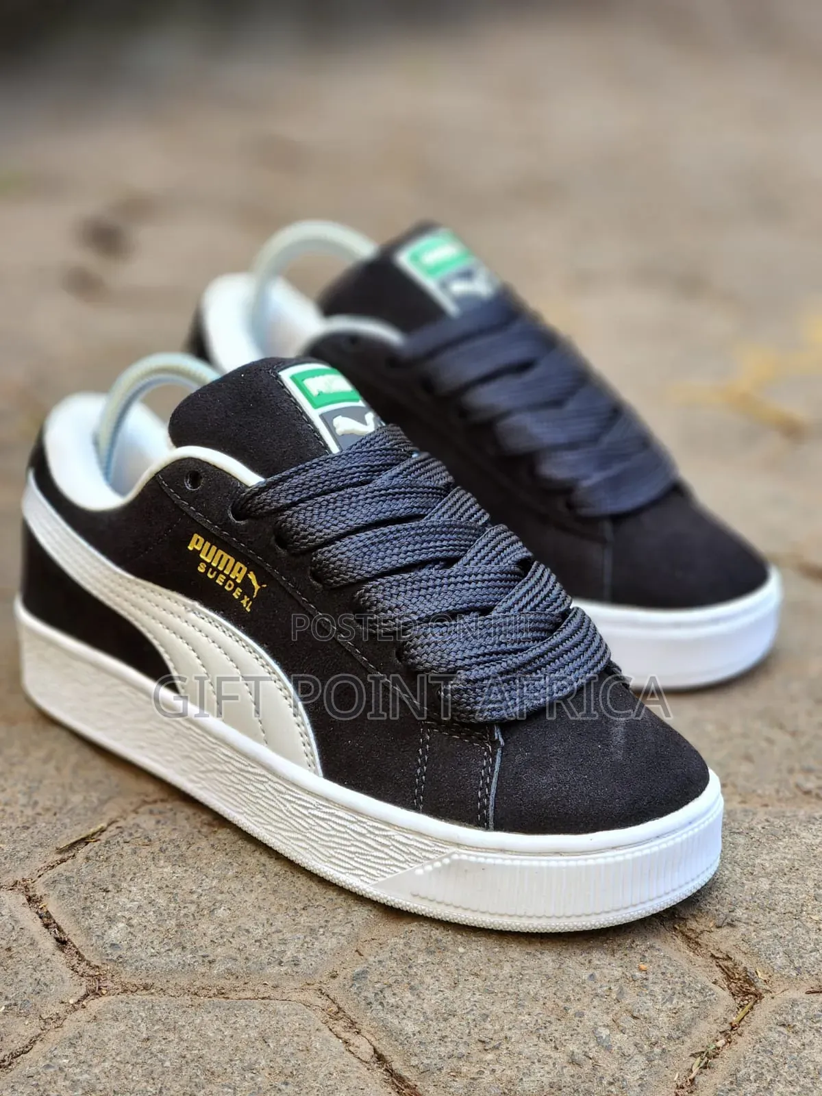 Puma Suede Xl Unisex Sneakers In Black And White.