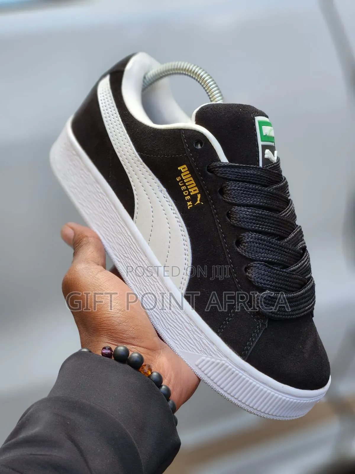 Puma Suede Xl Unisex Sneakers In Black And White.