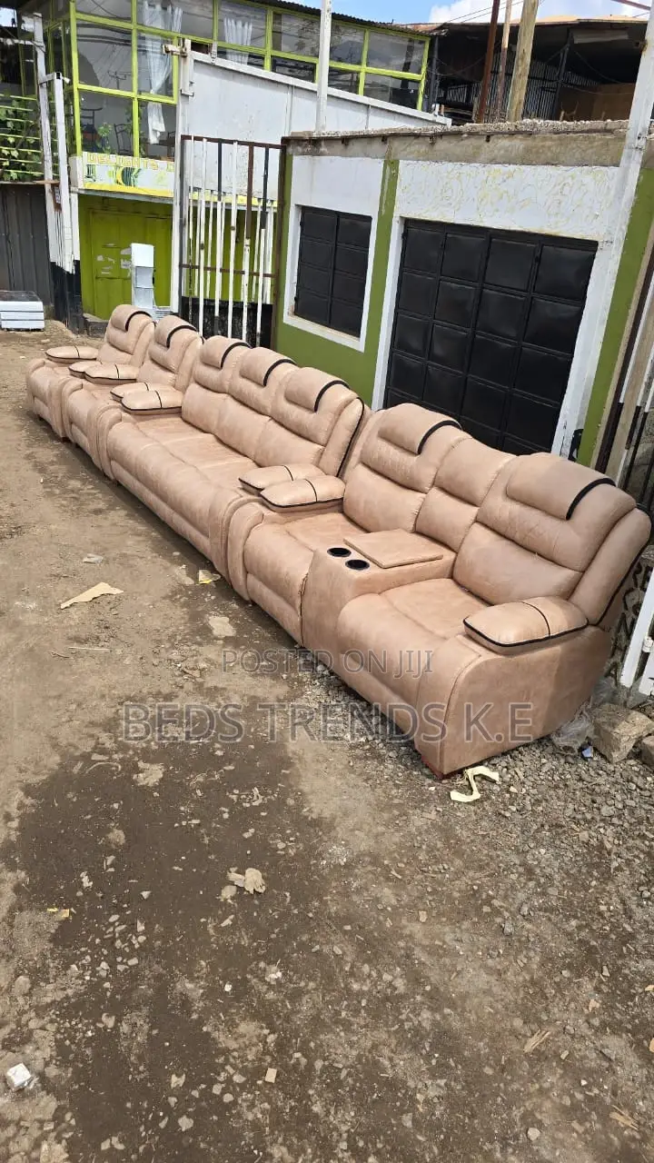 Entertaining 7 Seater Semi Recliner 3,2,1,1