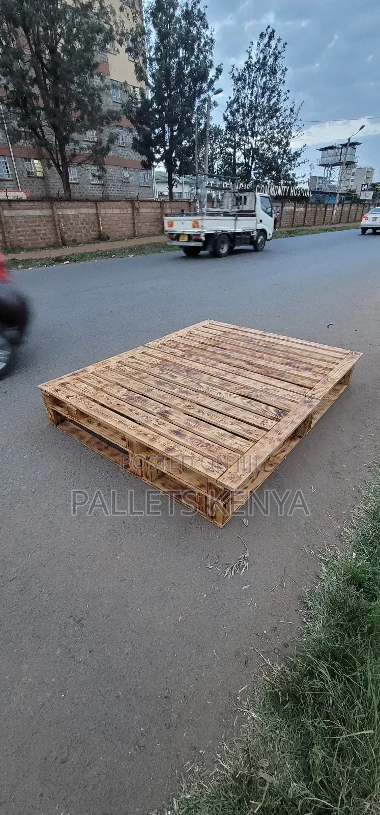 5x6 Bed Frame – Strong Wooden Pallet Bed, Modern Design.00q