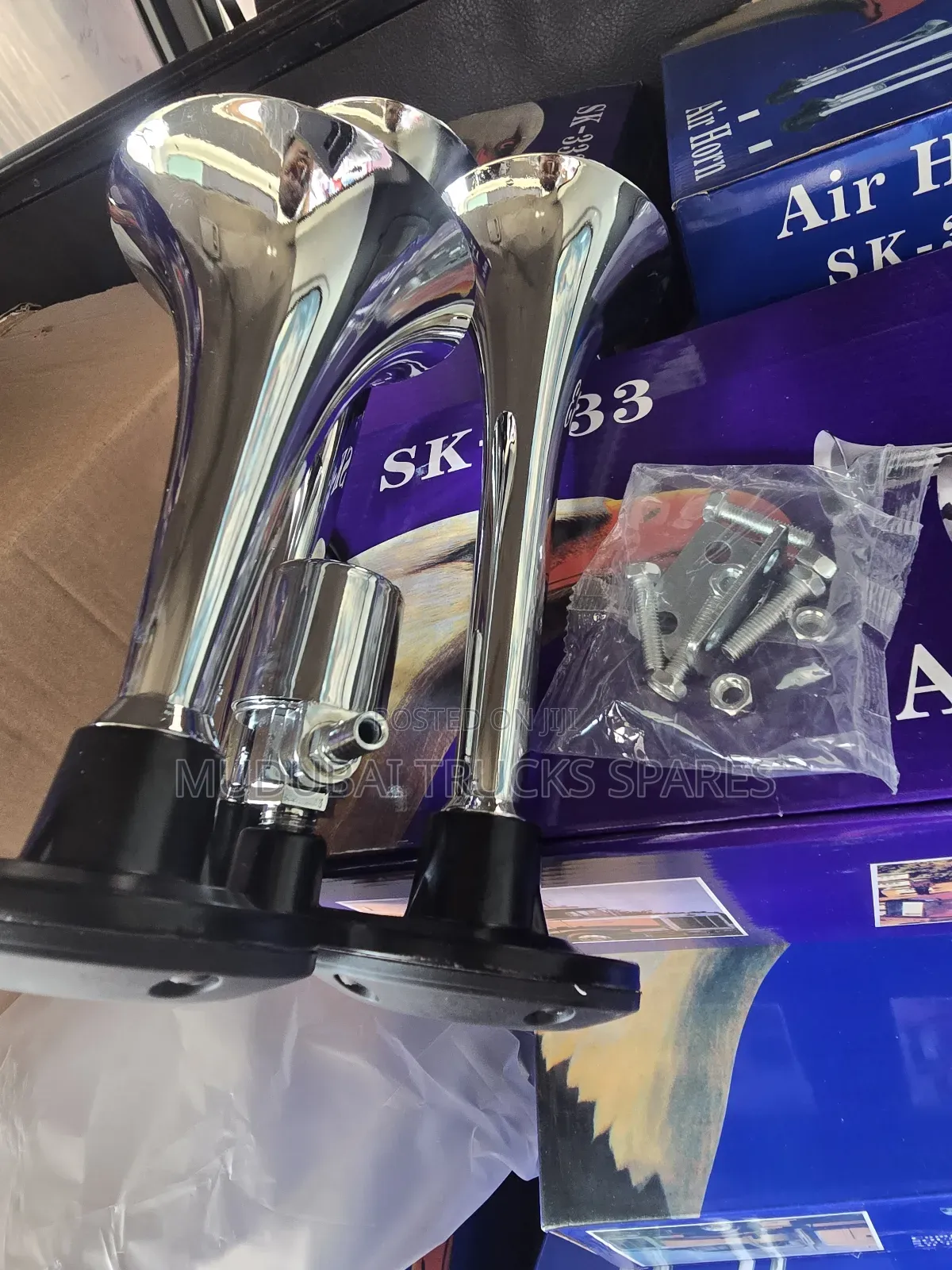 Mitsubishi Fuso Mahewa and Isuzu Trucks Pressure Horns