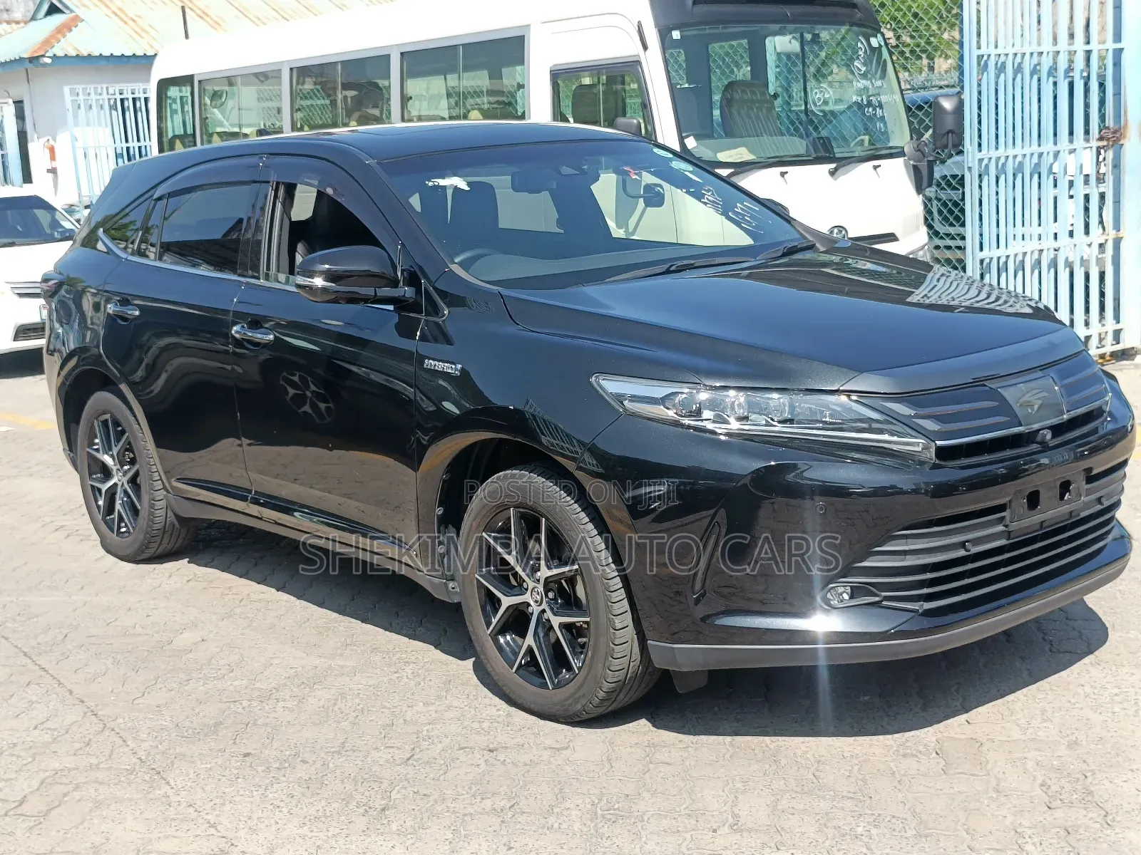 Toyota Harrier 2.5 Hybrid 4WD 2019 Black