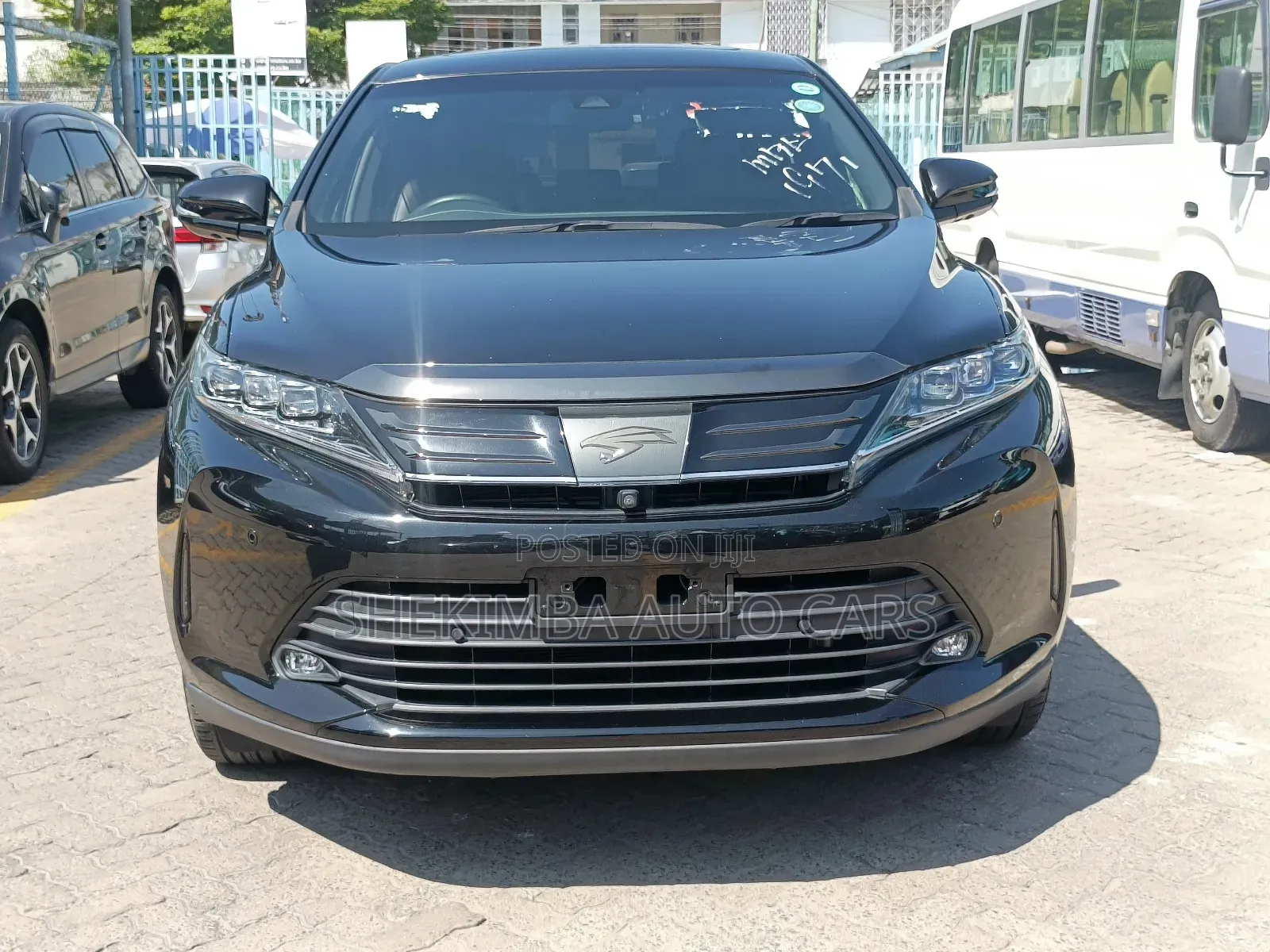 Toyota Harrier 2.5 Hybrid 4WD 2019 Black