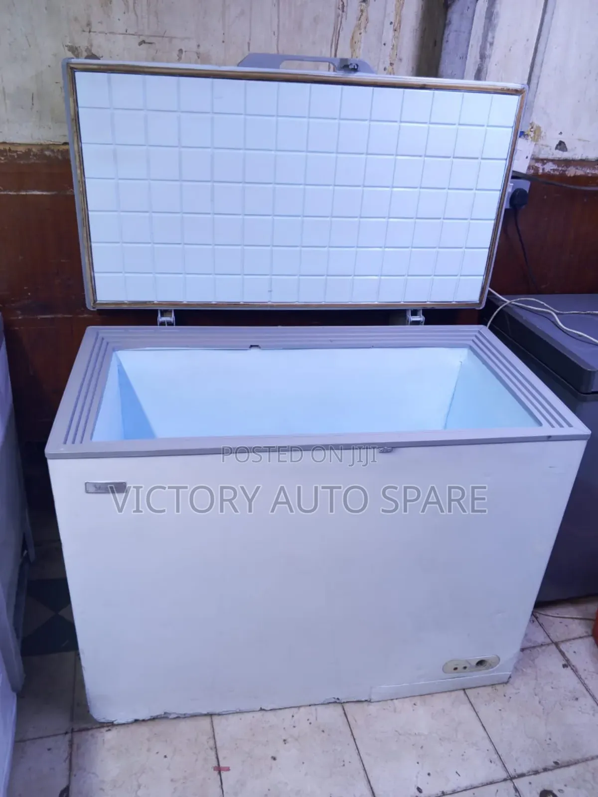 Clean Deep Freezer
