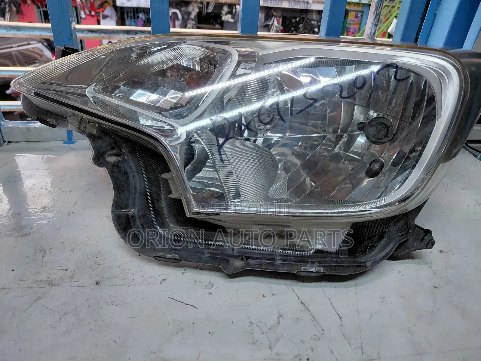 Toyota Ractis 2012