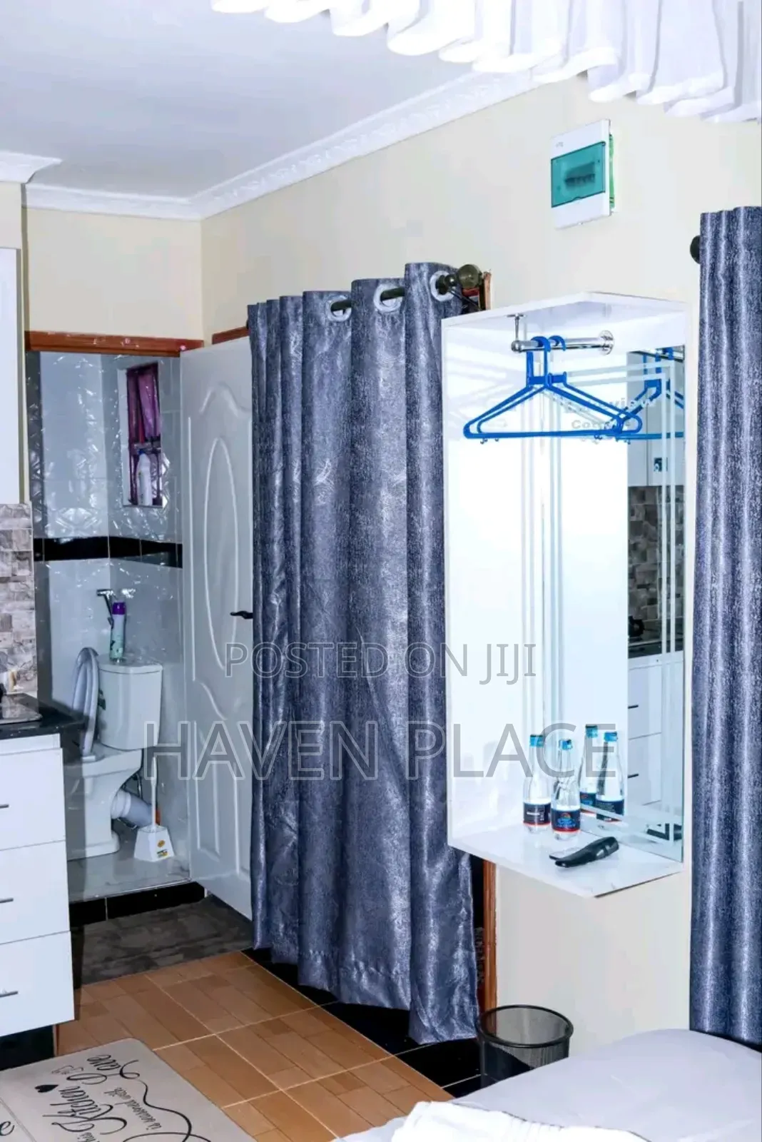 Lakeview Cottages and Airbnbs! Nestled