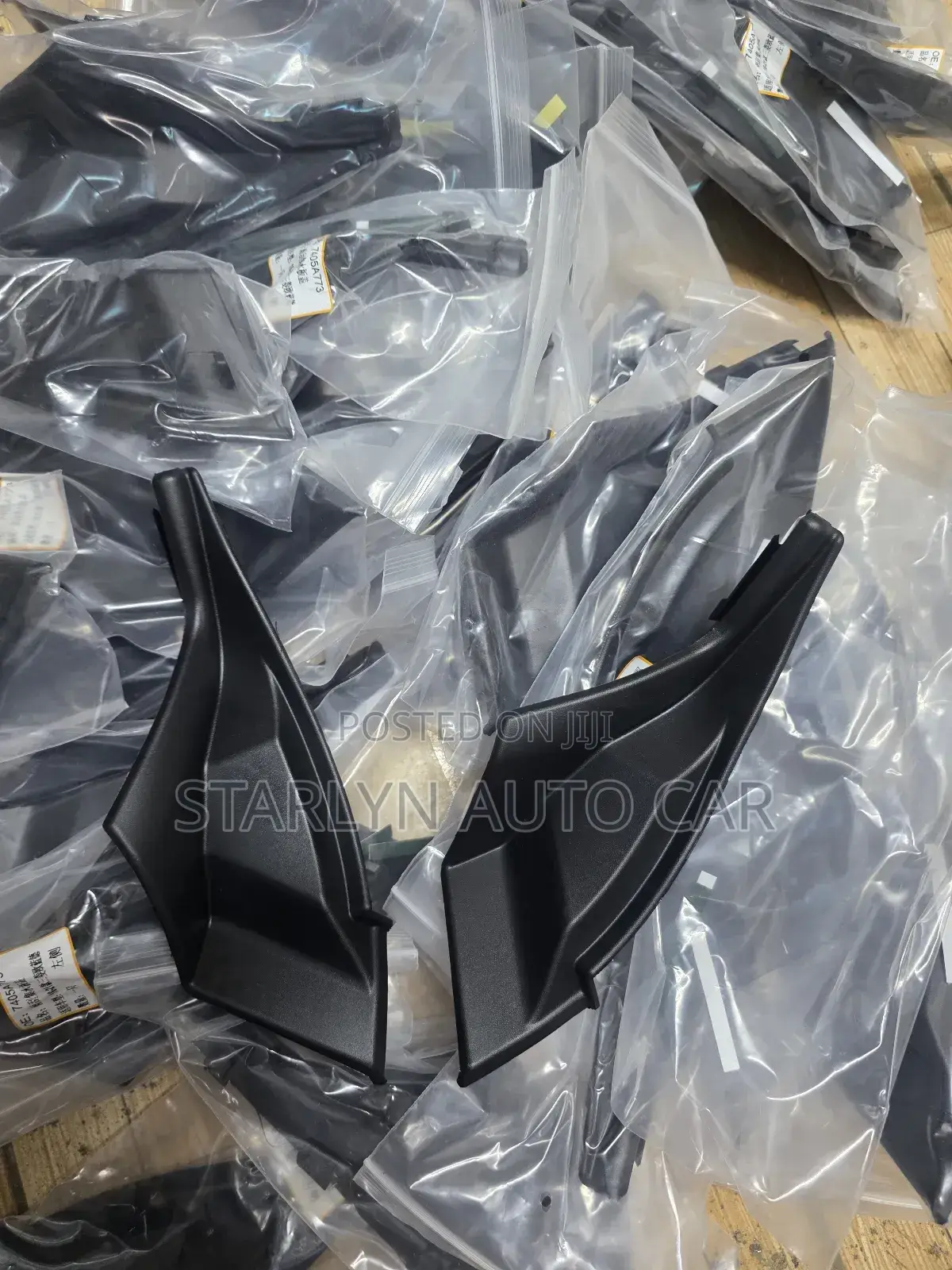 ​Windscreen Side Molding Finisher for Mitsubishi Outlander (2015–2018)