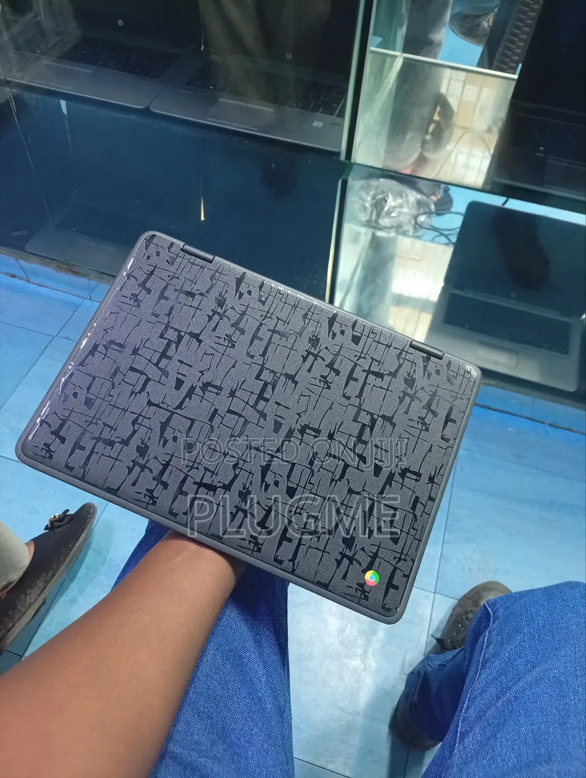Laptop Lenovo 300e 4GB Intel Celeron SSD 32GB