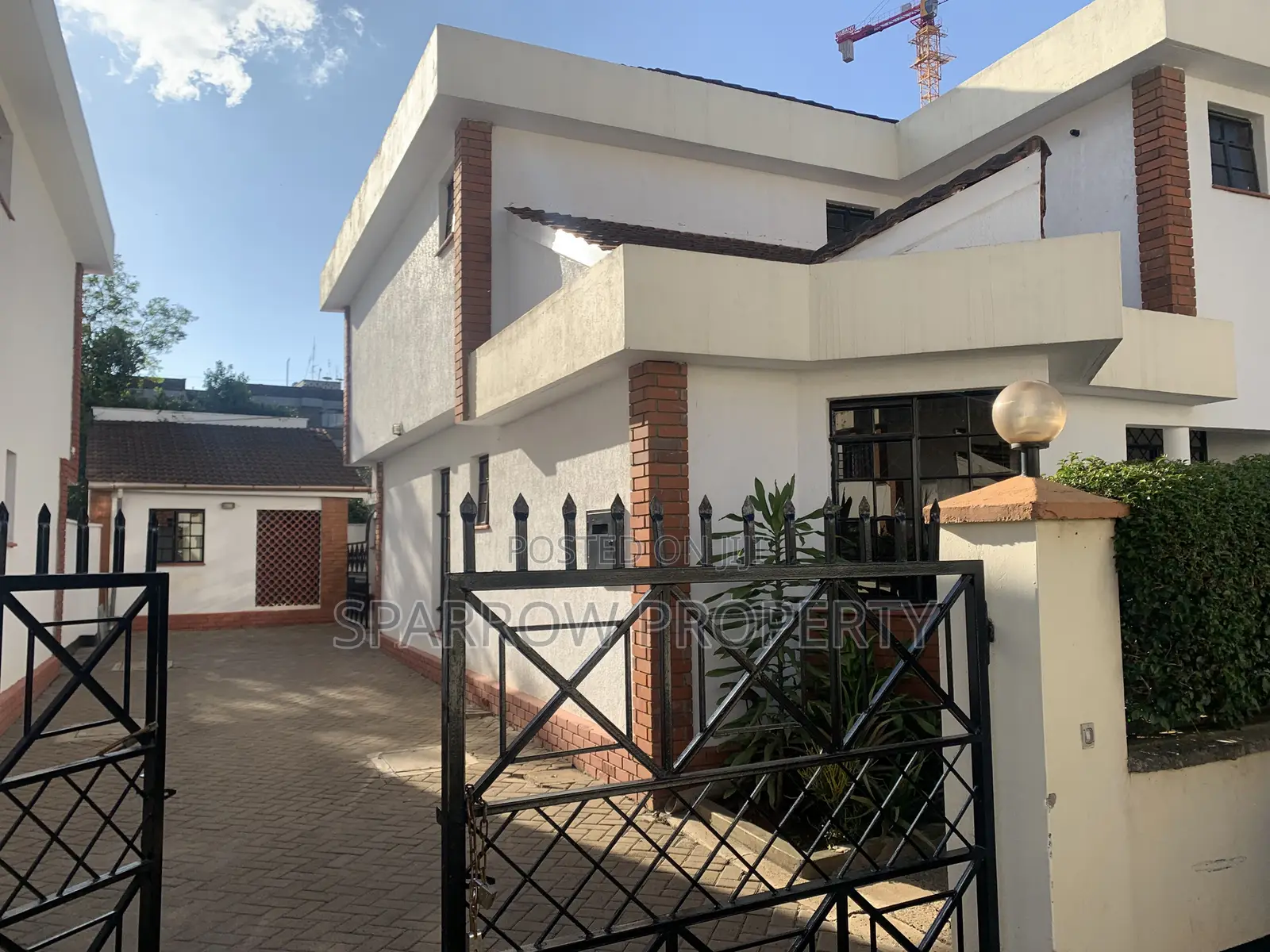 5bdrm Townhouse/Terrace in Jabavu Village, Hurlingham for sale