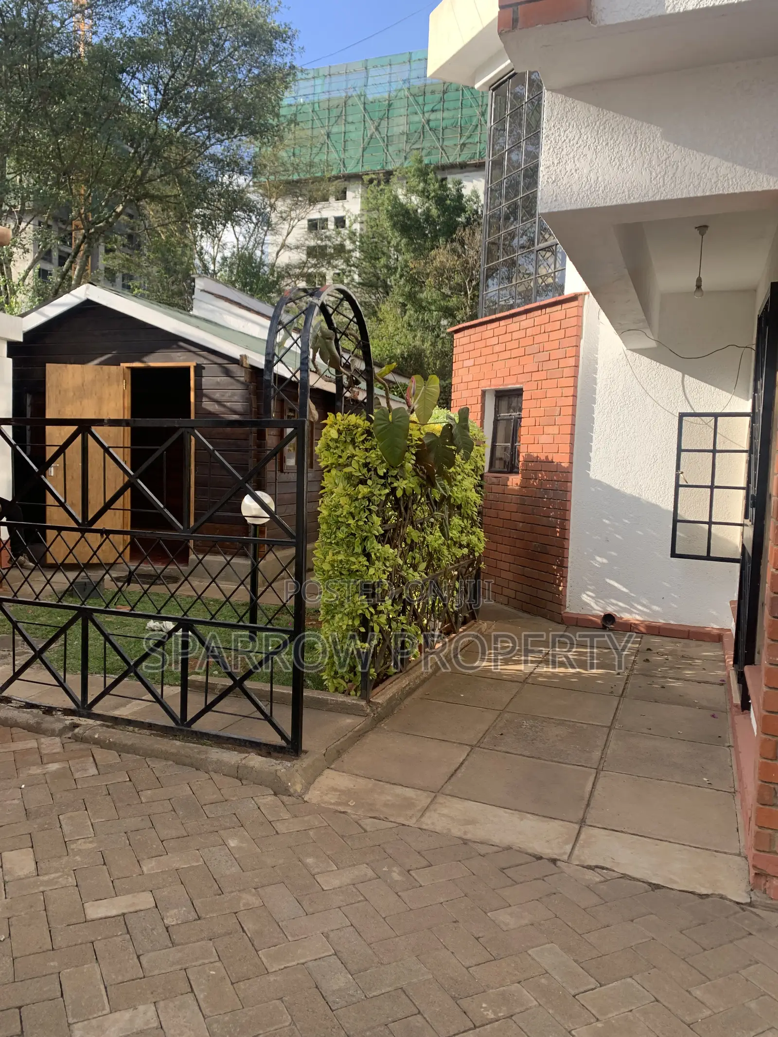 5bdrm Townhouse/Terrace in Jabavu Village, Hurlingham for sale