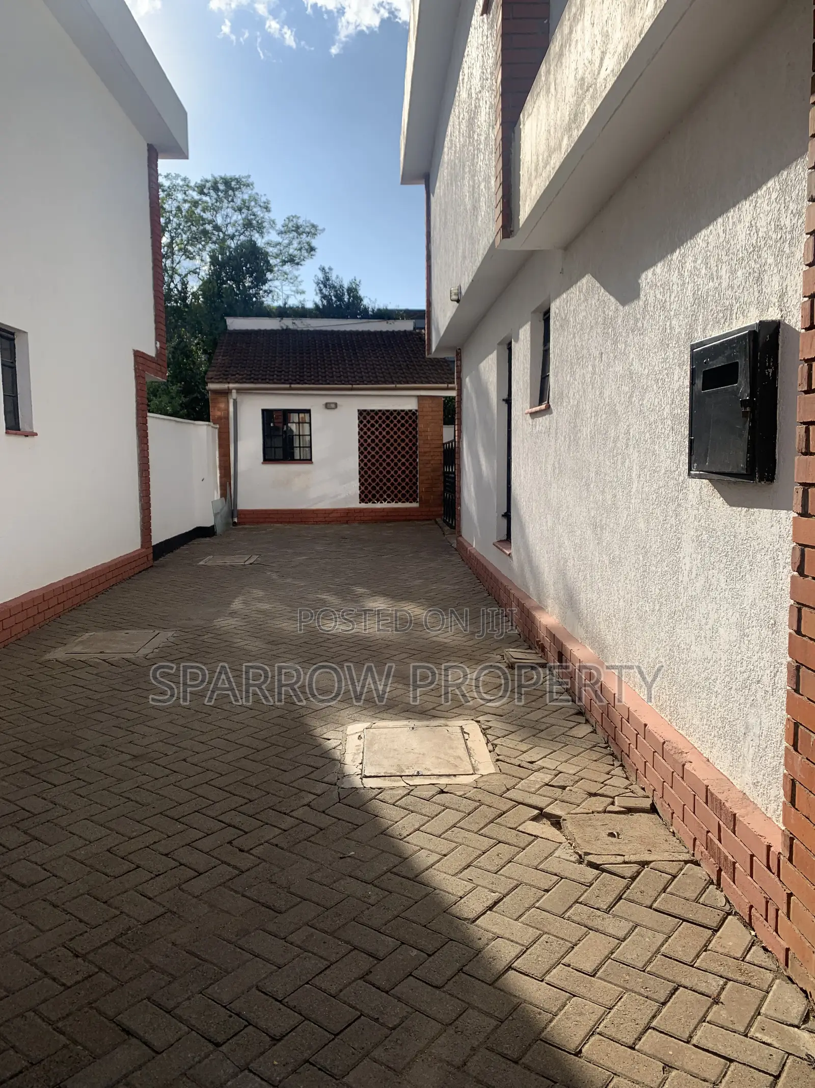 5bdrm Townhouse/Terrace in Jabavu Village, Hurlingham for sale