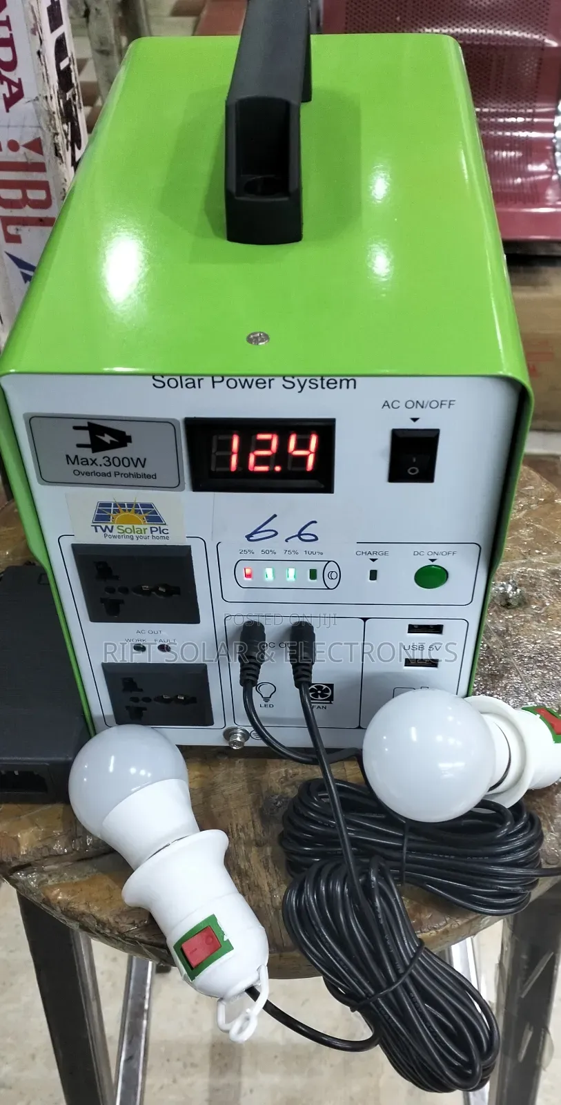 300w Solar Solution Portable Power Station With 4 Lights 60w Solar