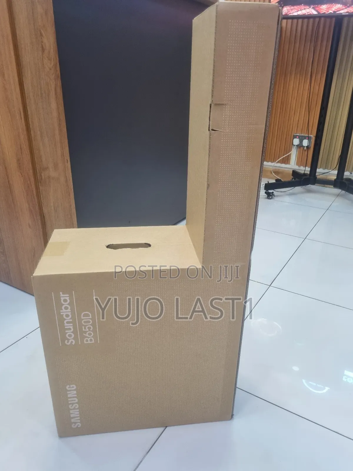 Samsung B-Series Soundbar Hw-B650 3.1ch. Built-in Center Speaker