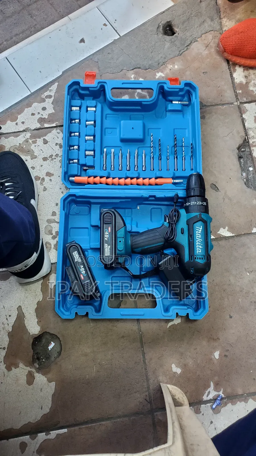 Makita 48v Cordless Electric Drill With 2 Battery Bits and Accessories