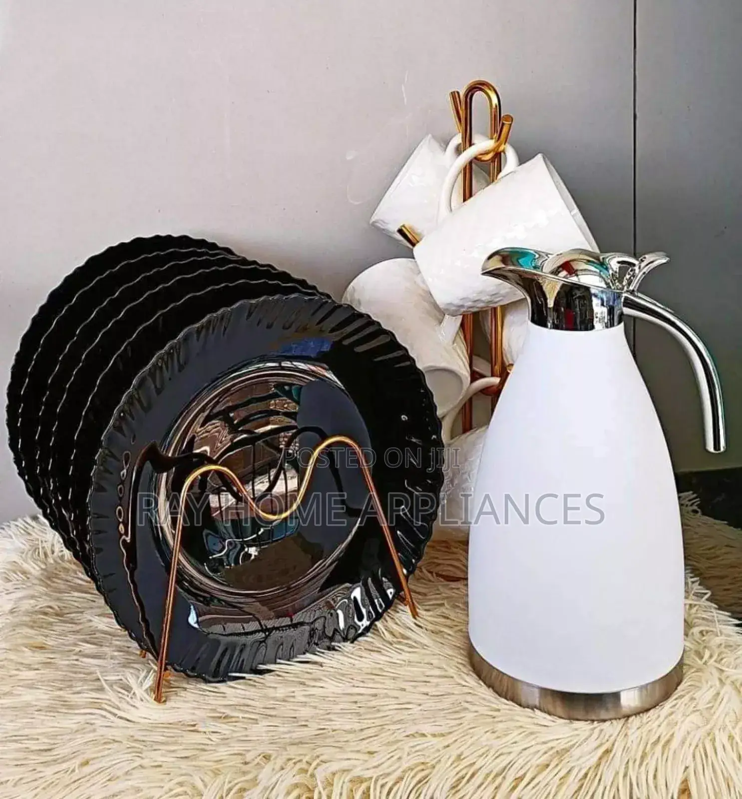 Breakfast Sets 
6 PCS Plates
6 PCS Tea Cups 
2 LTRS Flask