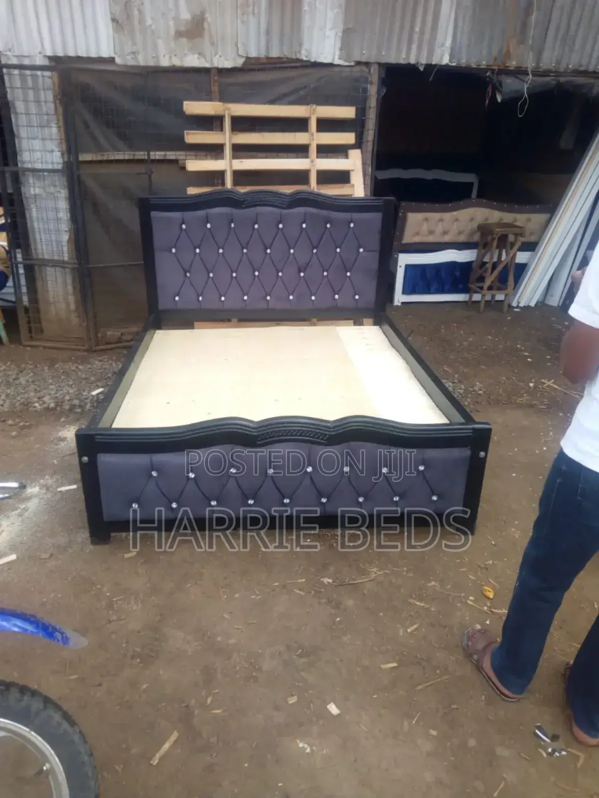 Mountain Bed 5 by 6 Mocket ,Tufted Headboard