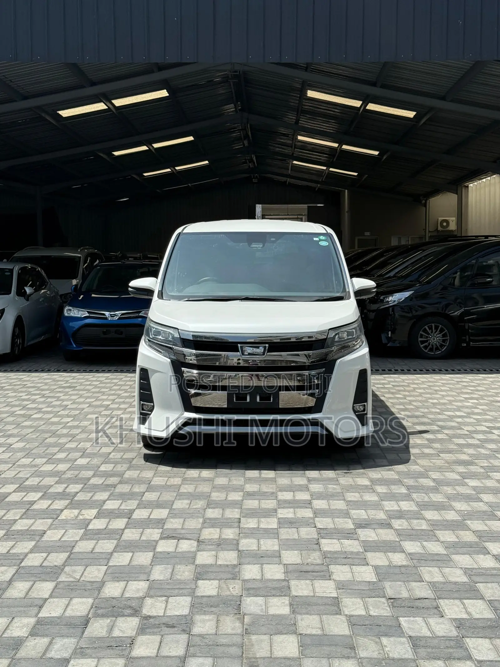 Toyota Noah 2018 White
