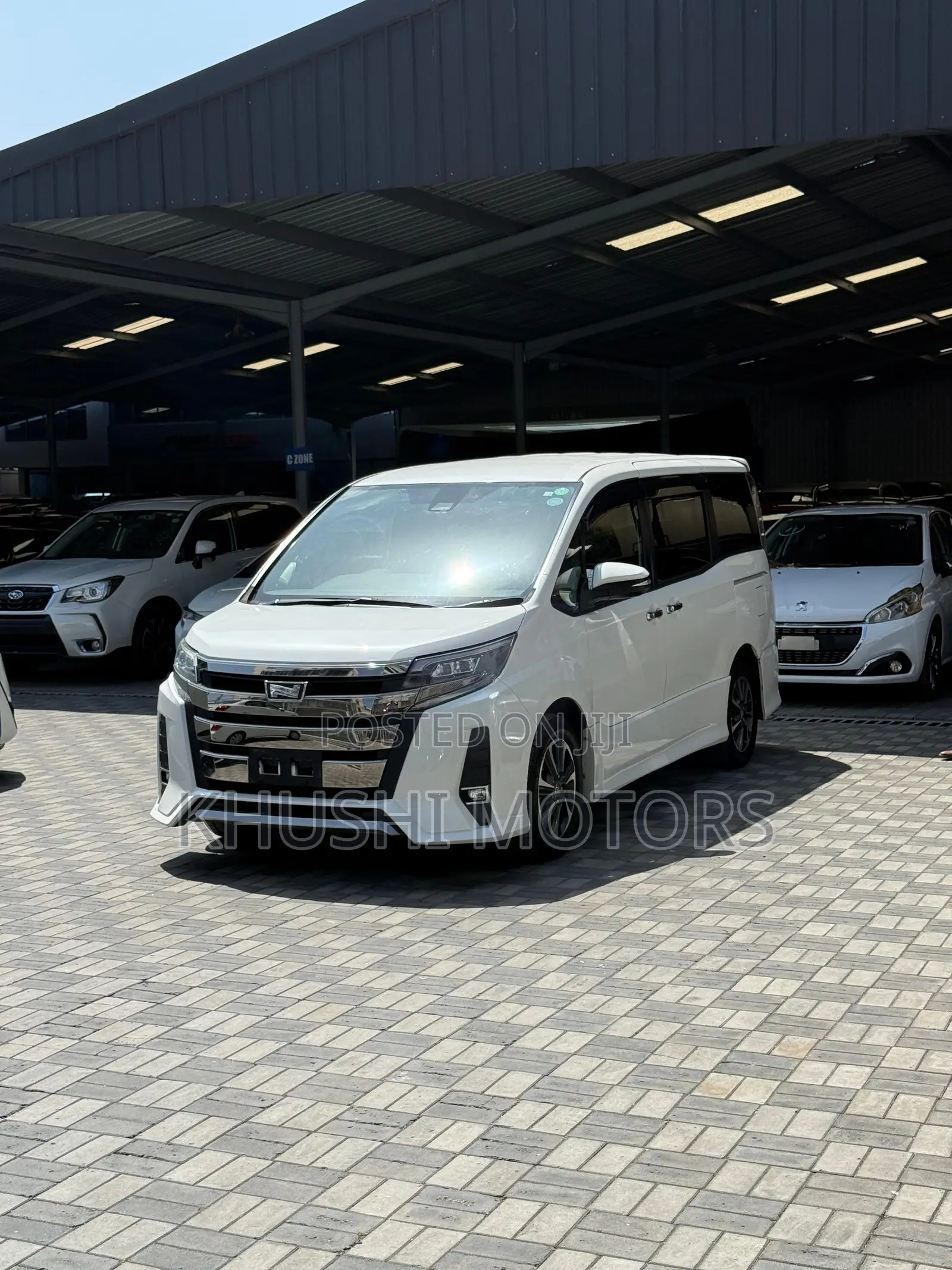 Toyota Noah 2018 White