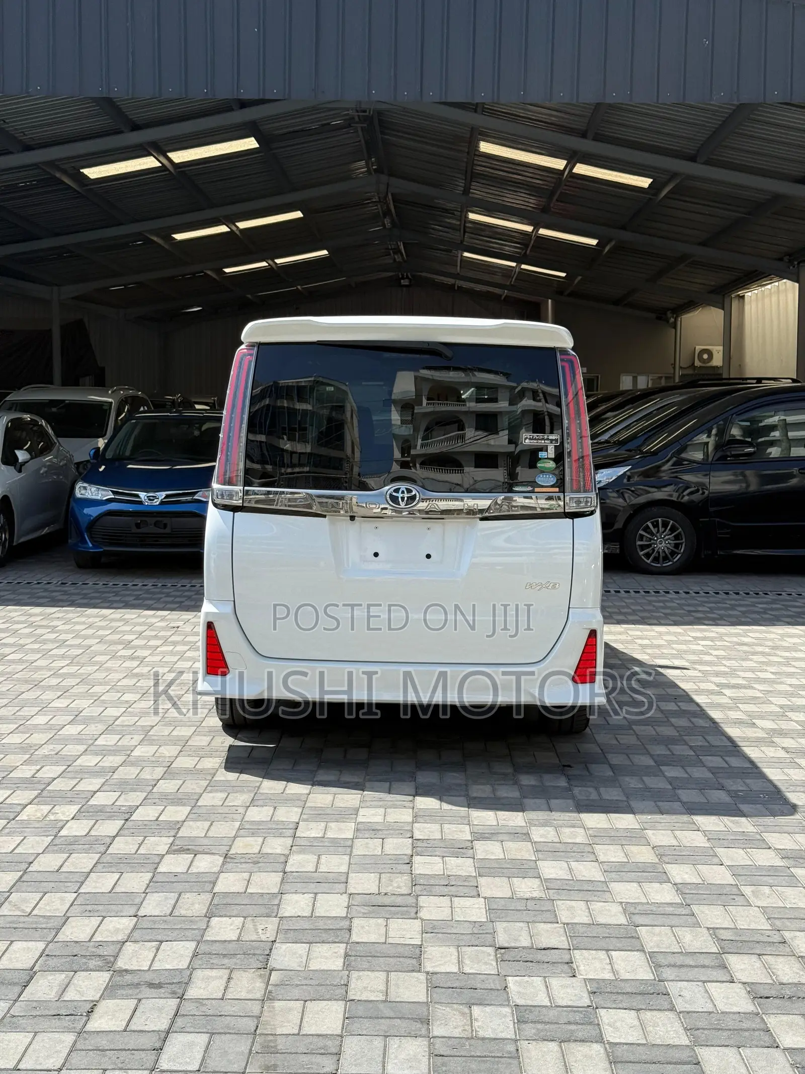 Toyota Noah 2018 White