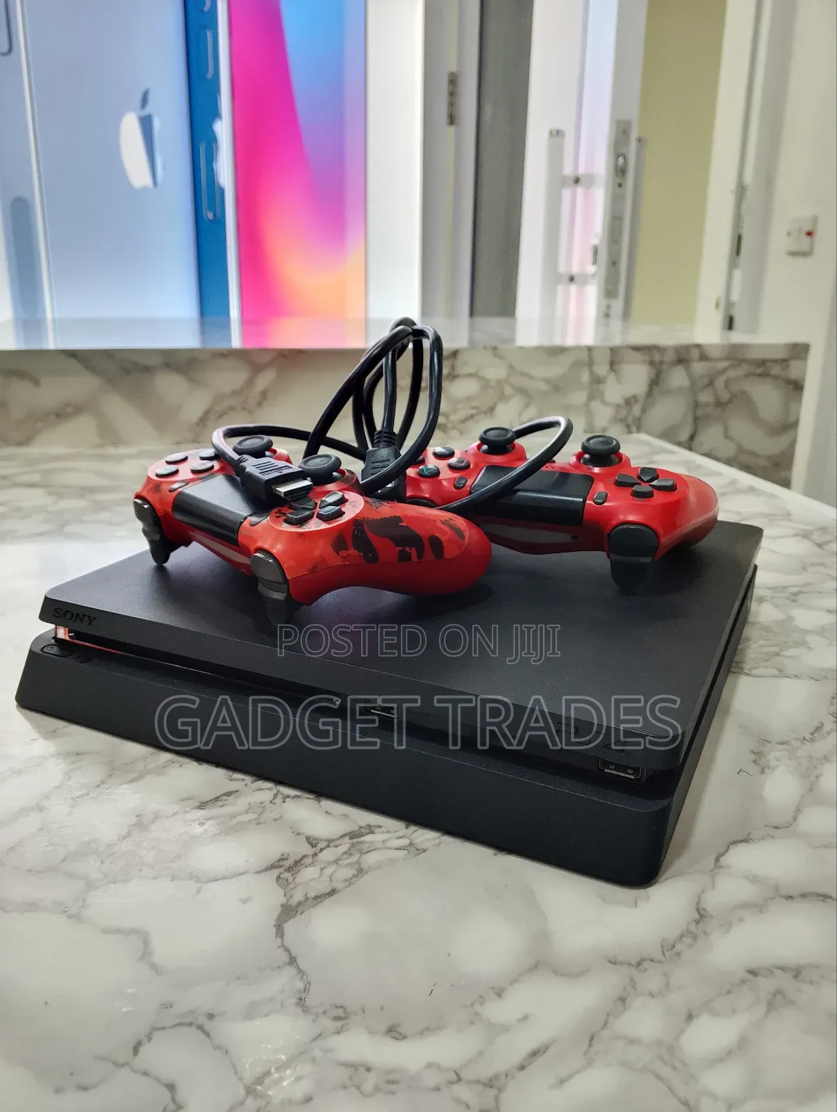 Playstation 4 Standard 500gb Chipped With 8 Games and 2 Pads.