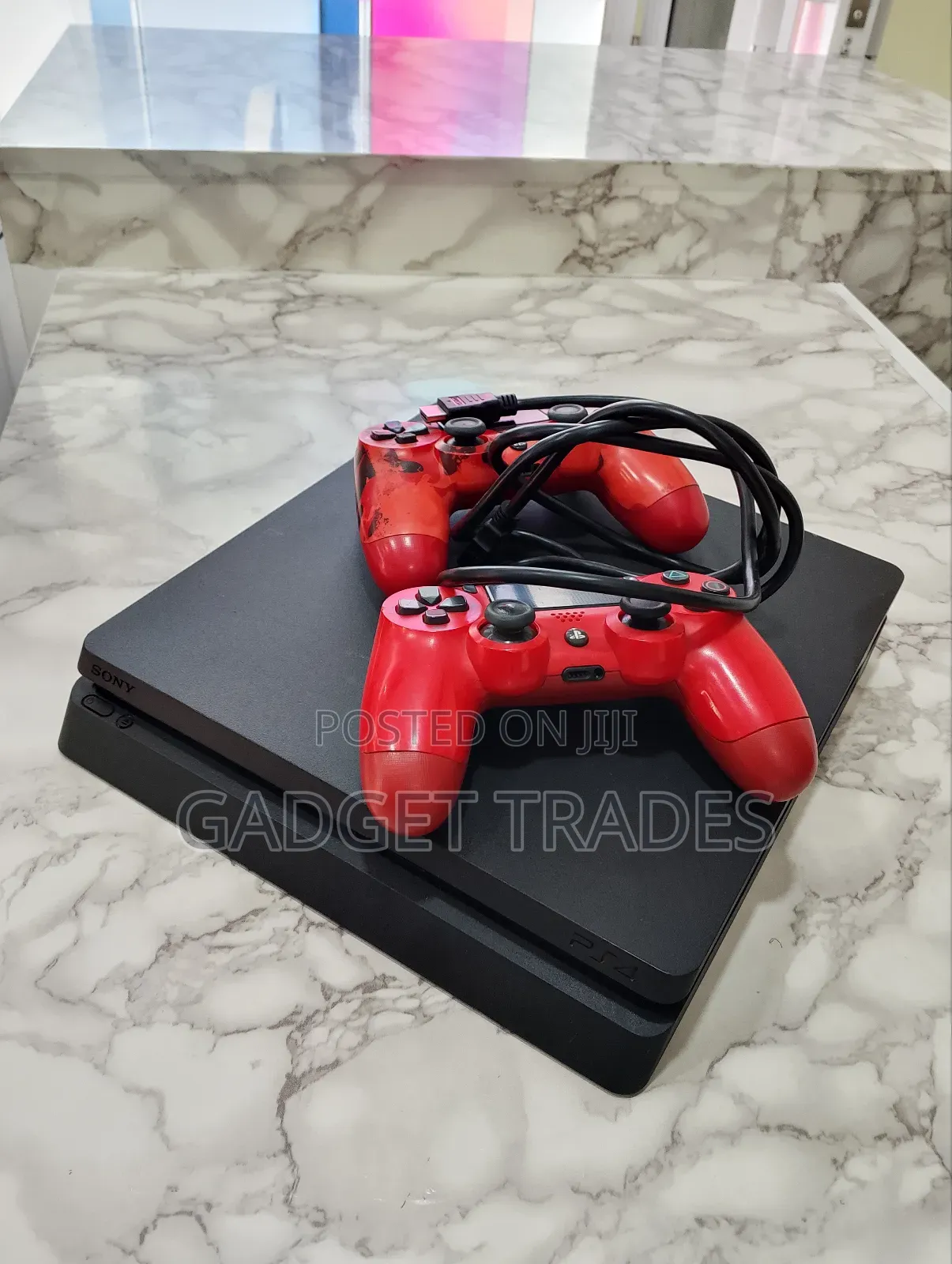 Playstation 4 Standard 500gb Chipped With 8 Games and 2 Pads.