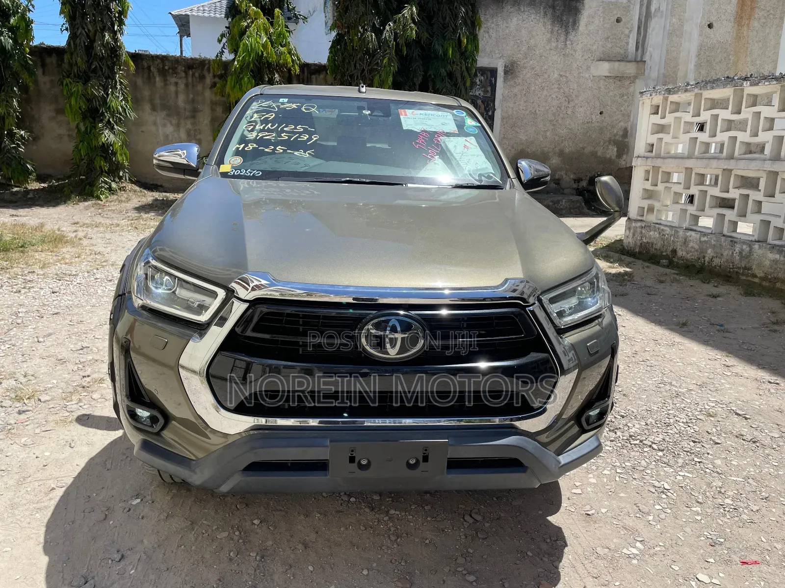 Toyota Hilux 2020 Gray