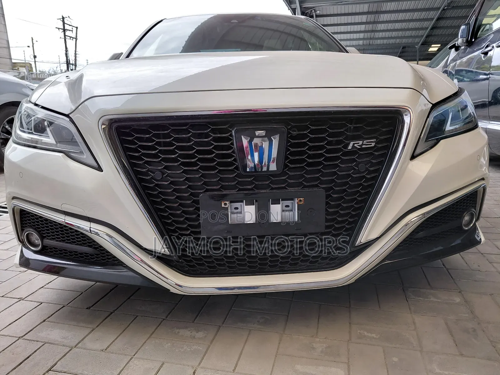 Toyota Crown 2019 Pearl