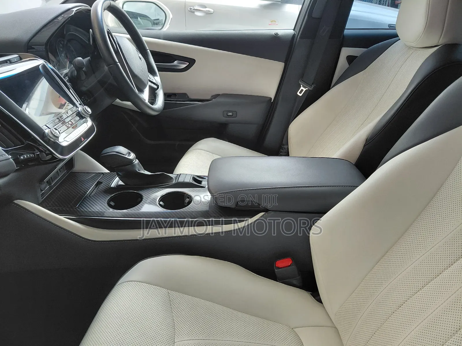 Toyota Crown 2019 Pearl
