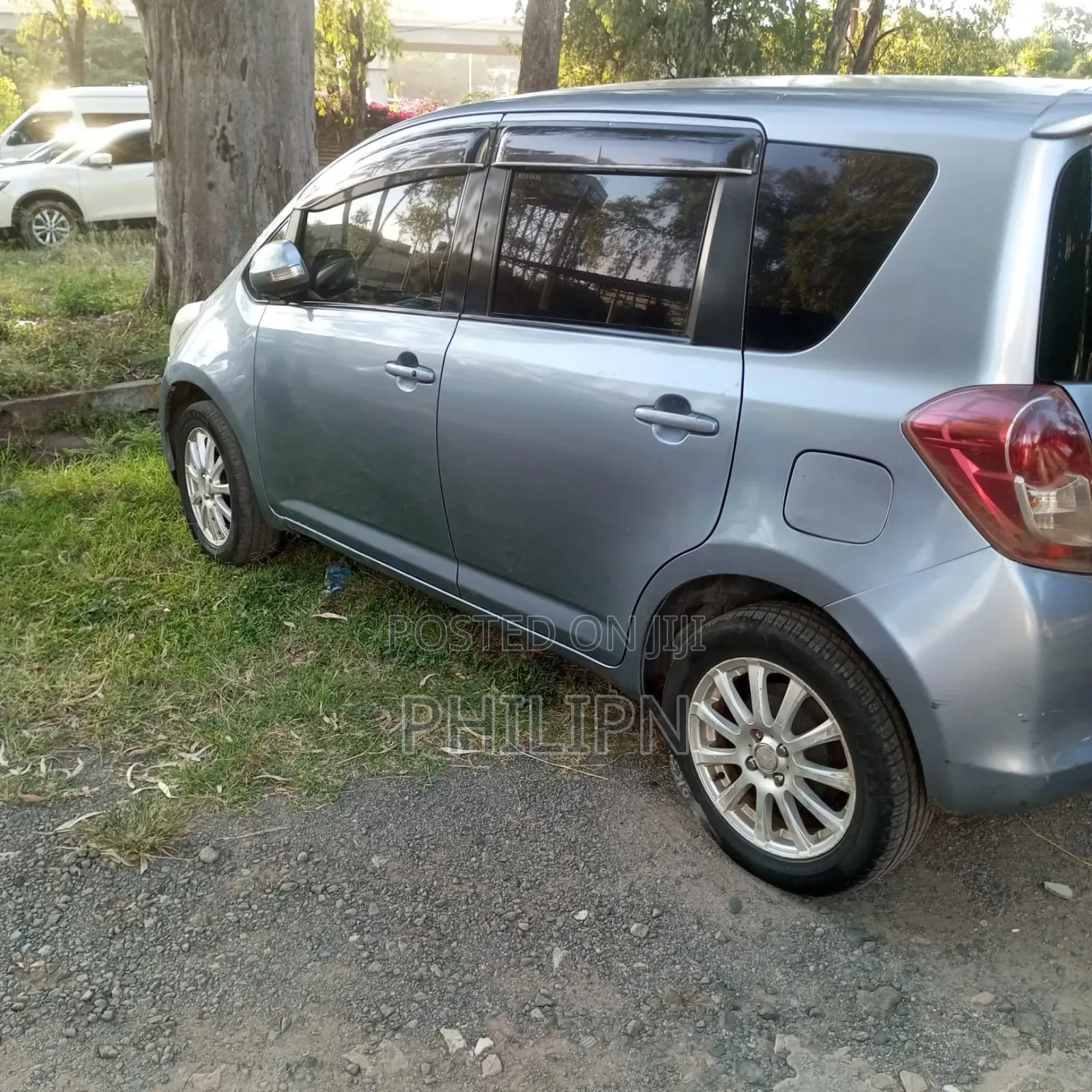 Toyota Ractis 2008 Blue