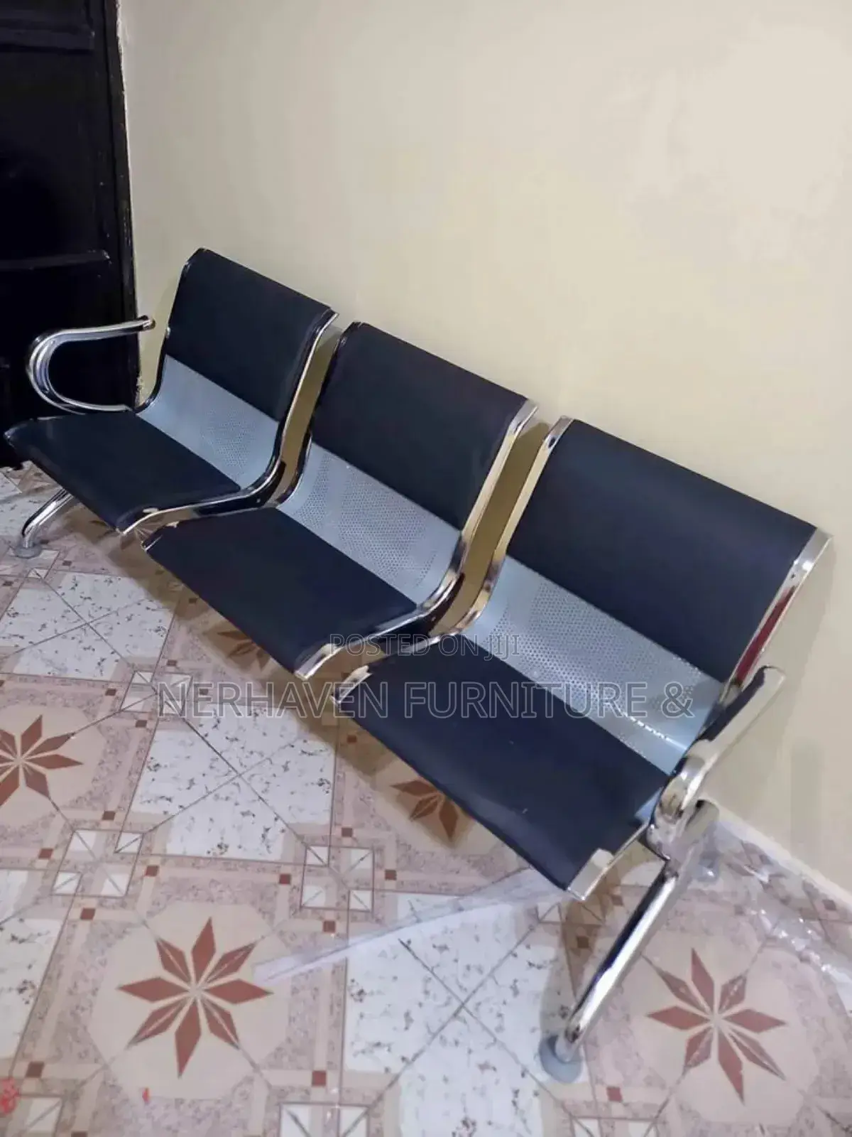 Padded Link Chair – Comfortable Waiting Area Seating
