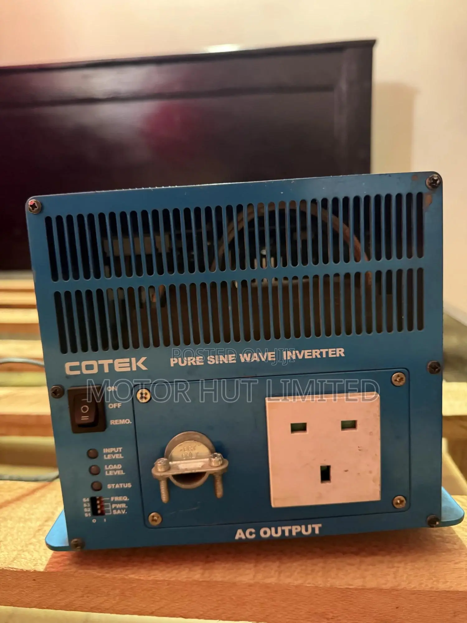 Antares Pure Sine Wave Inverter, Model Sk2000-212.