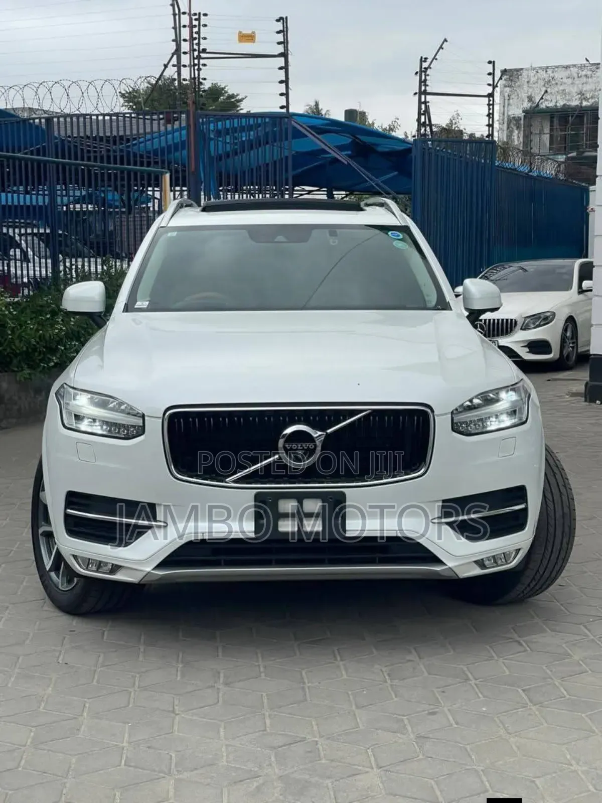Volvo XC90 T5 Momentum 7 Passenger AWD 2020 White