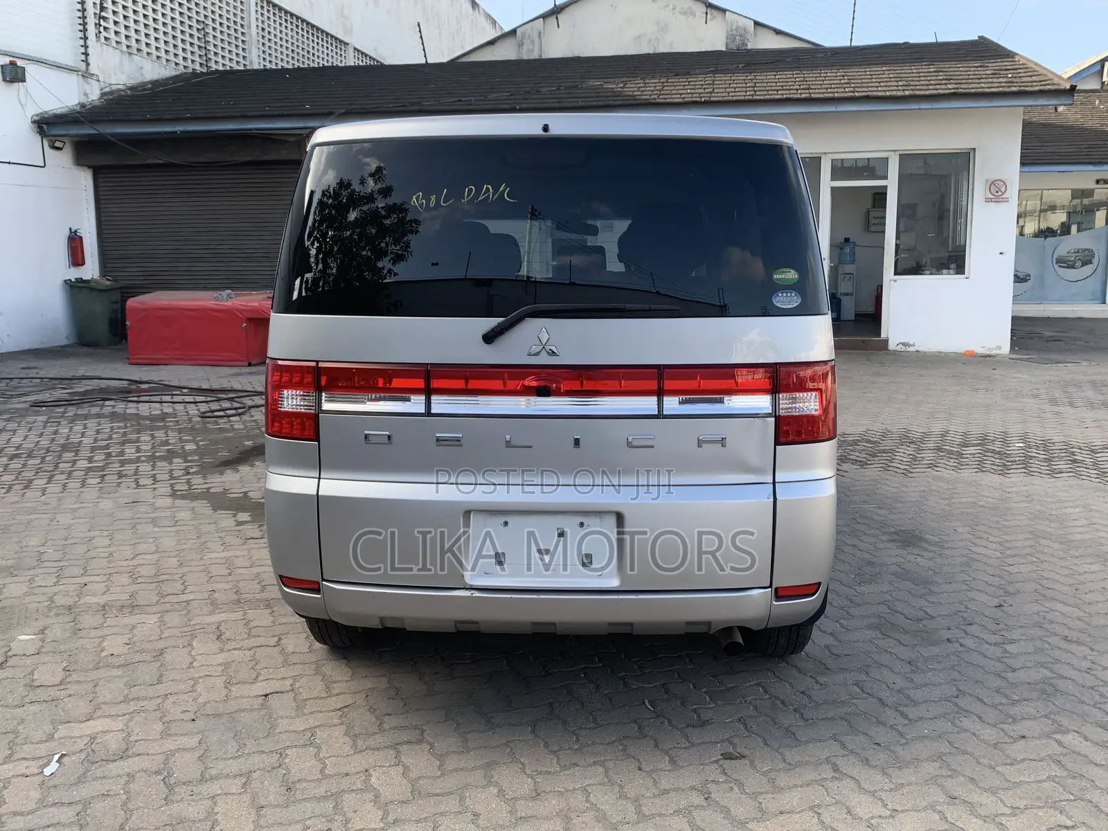 Mitsubishi Delica 2018 Silver