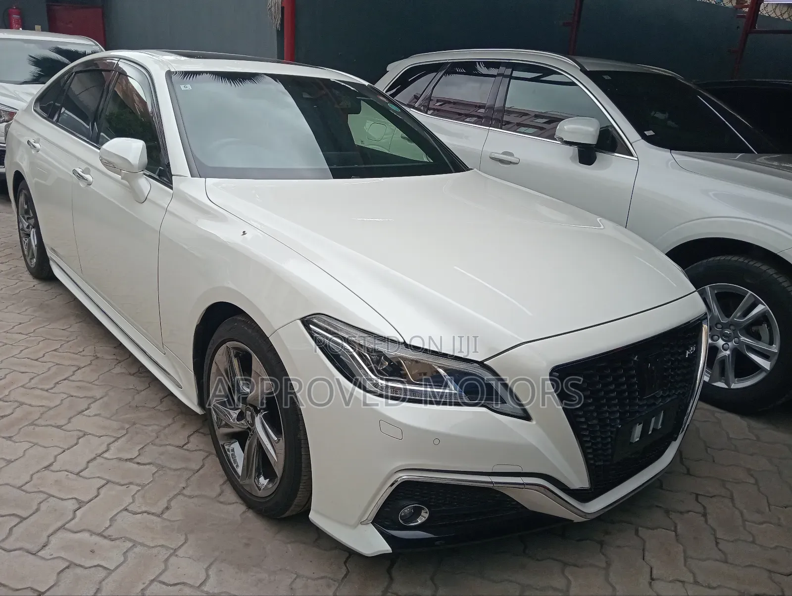 Toyota Crown 2019 White