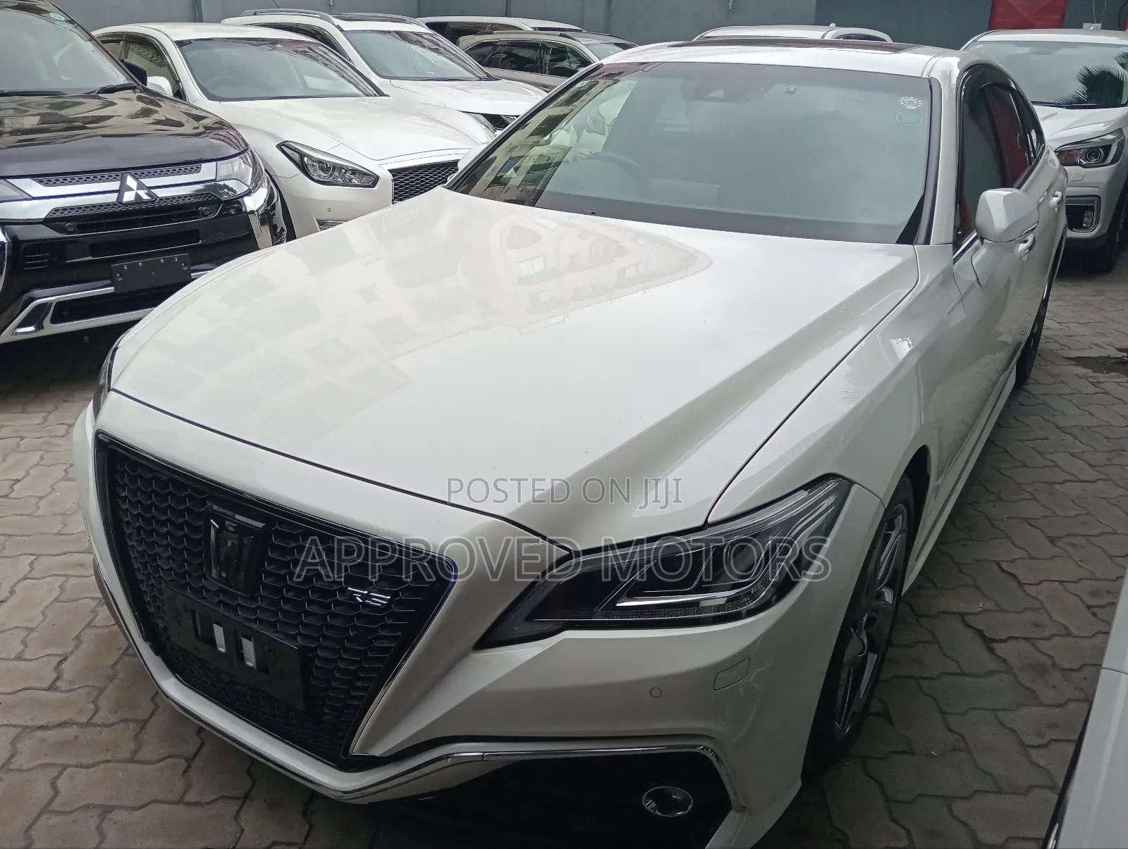Toyota Crown 2019 White