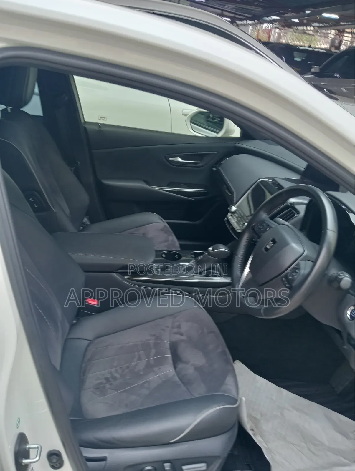 Toyota Crown 2019 White