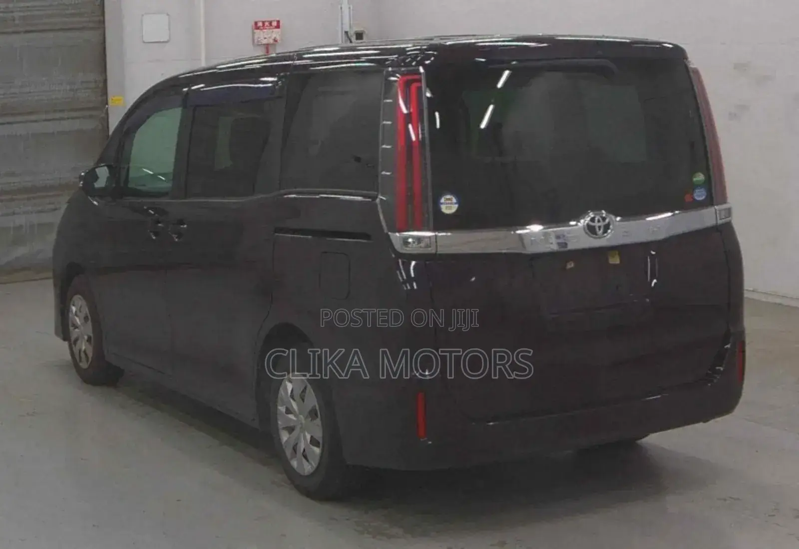Toyota Noah 2.0 AWD (8 Seater) 2018 Brown
