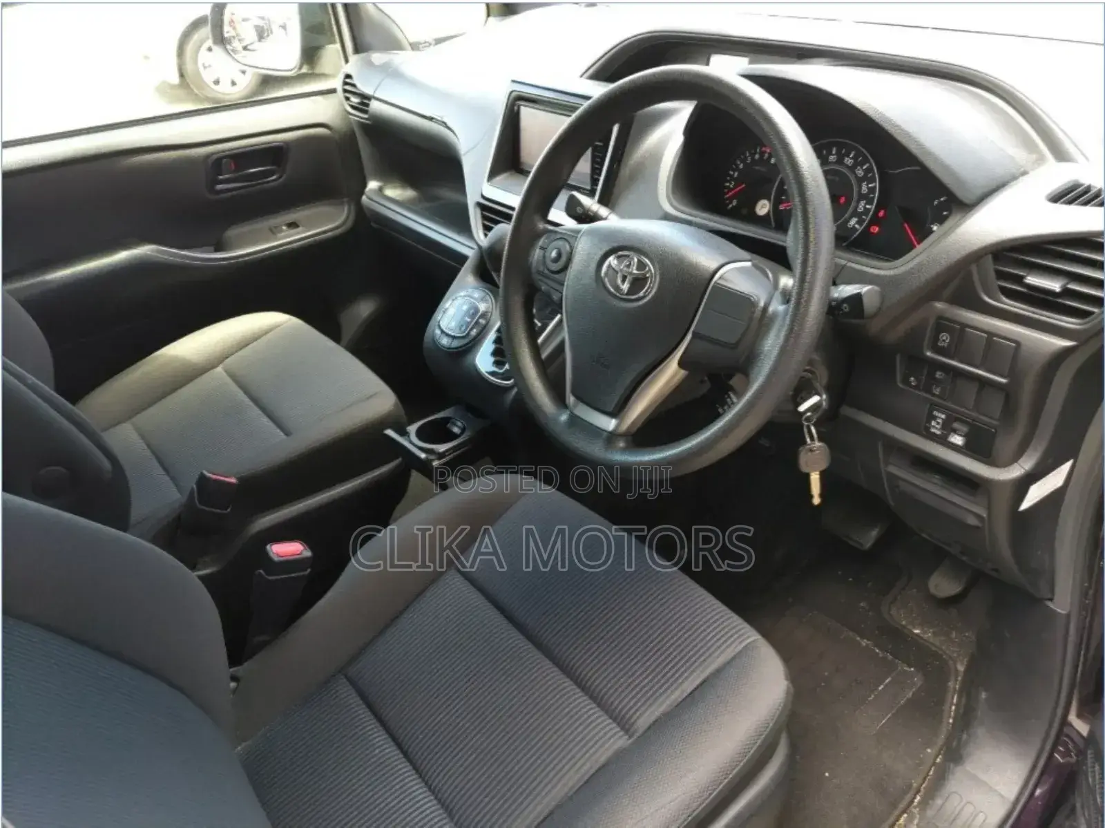 Toyota Noah 2.0 AWD (8 Seater) 2018 Brown