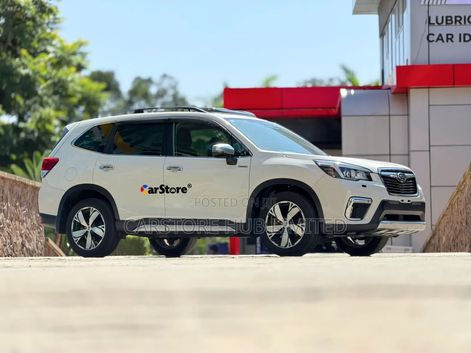 Subaru Forester Premium AWD 2019 White