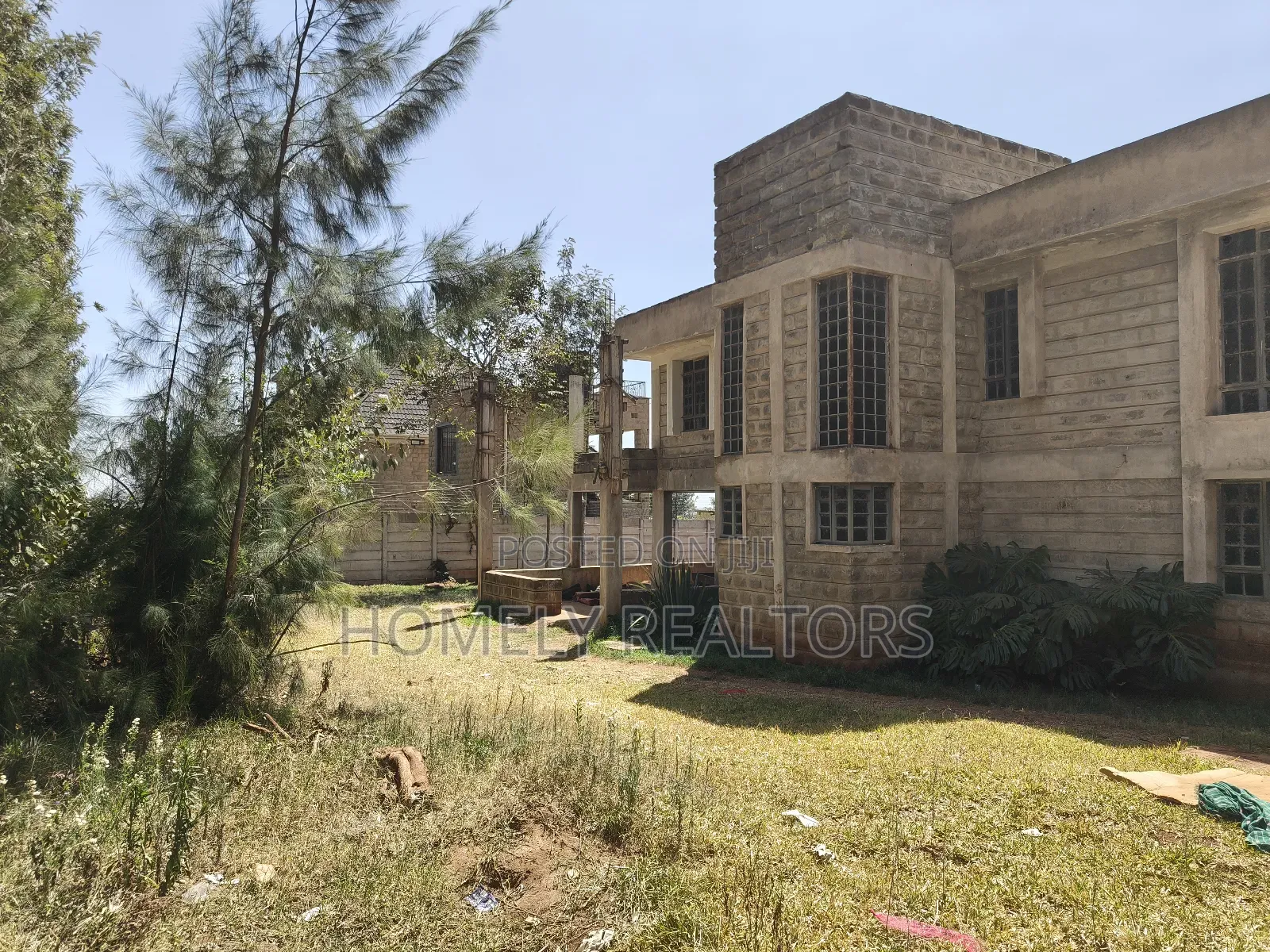 4bdrm Maisonette in Kerarapon Drive, for sale
