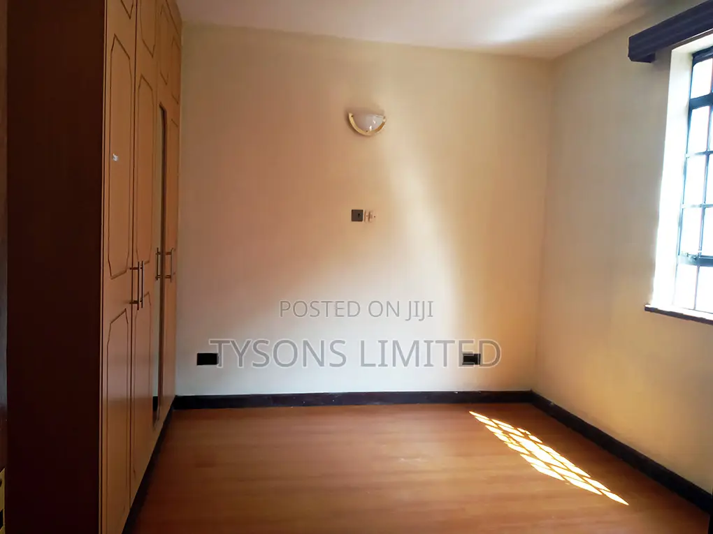 3bdrm Apartment in Lavington, Valley Arcade for sale