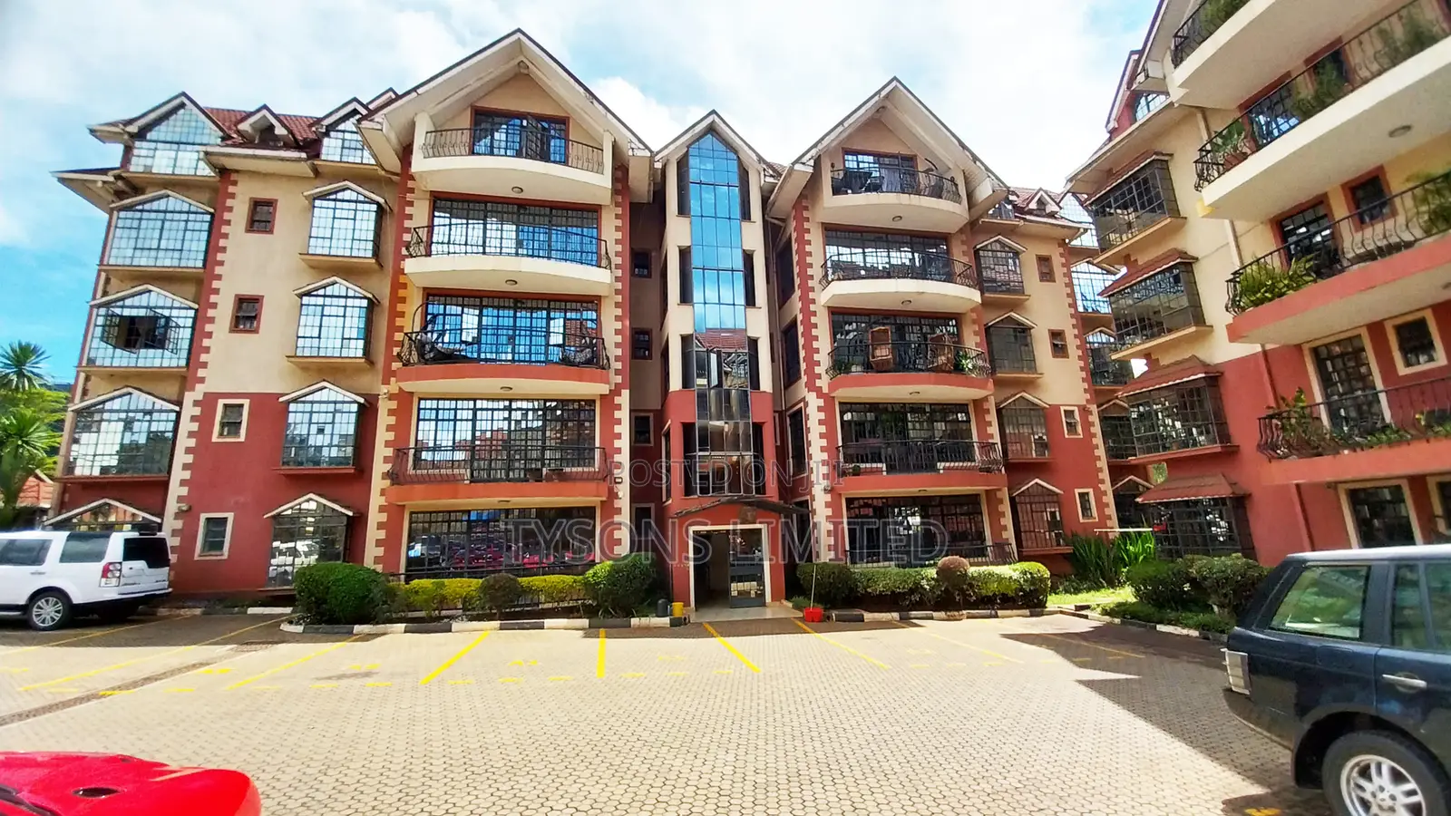 3bdrm Apartment in Lavington, Valley Arcade for sale