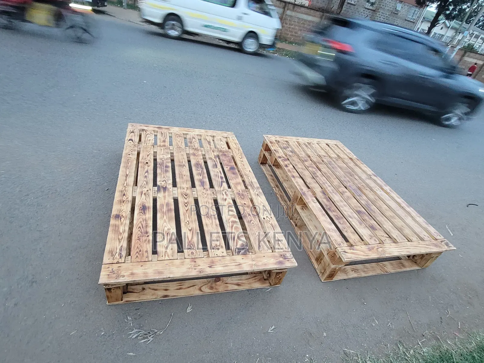 Detachable 5ft X 6ft Blazed Pallet Bed. 16b4