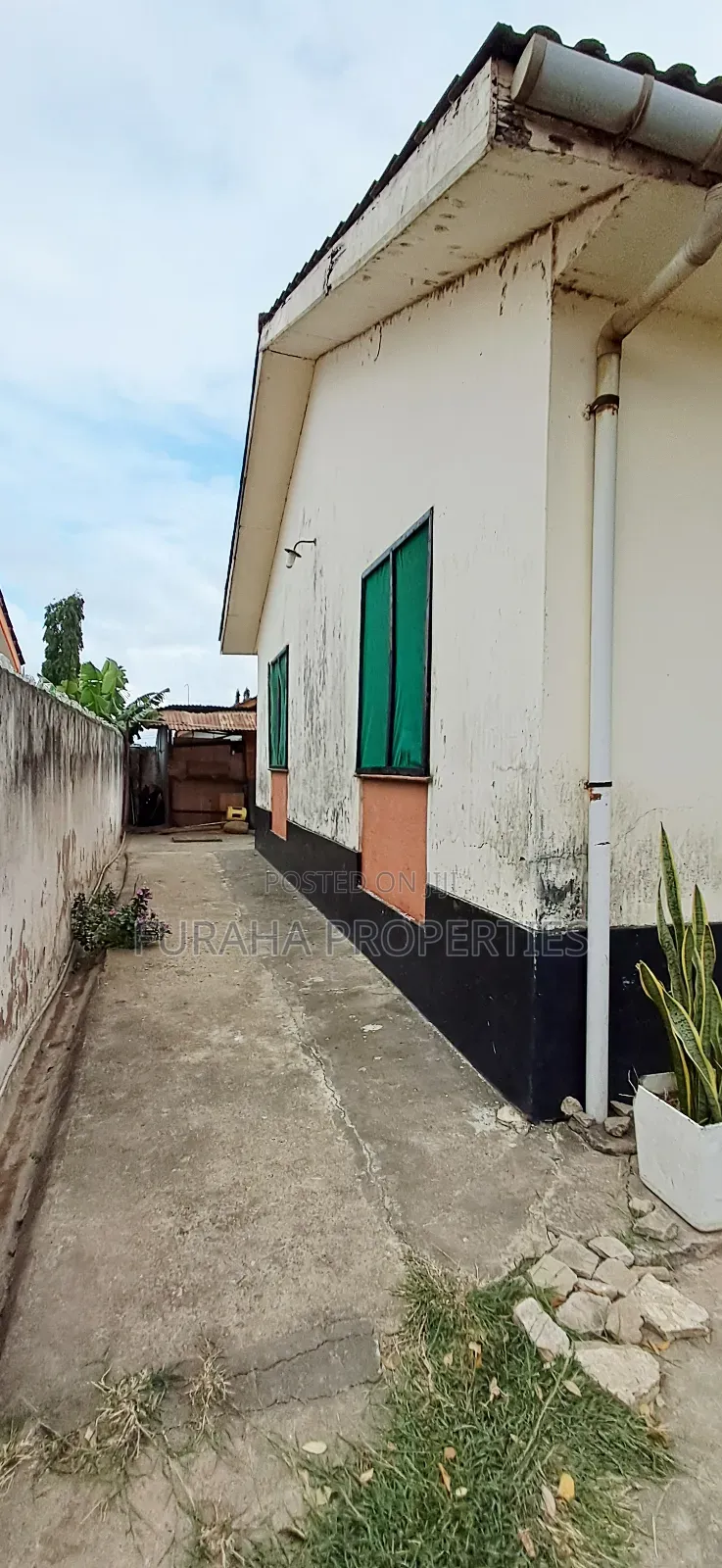 3bdrm Bungalow in Kiembeni Hillside for sale